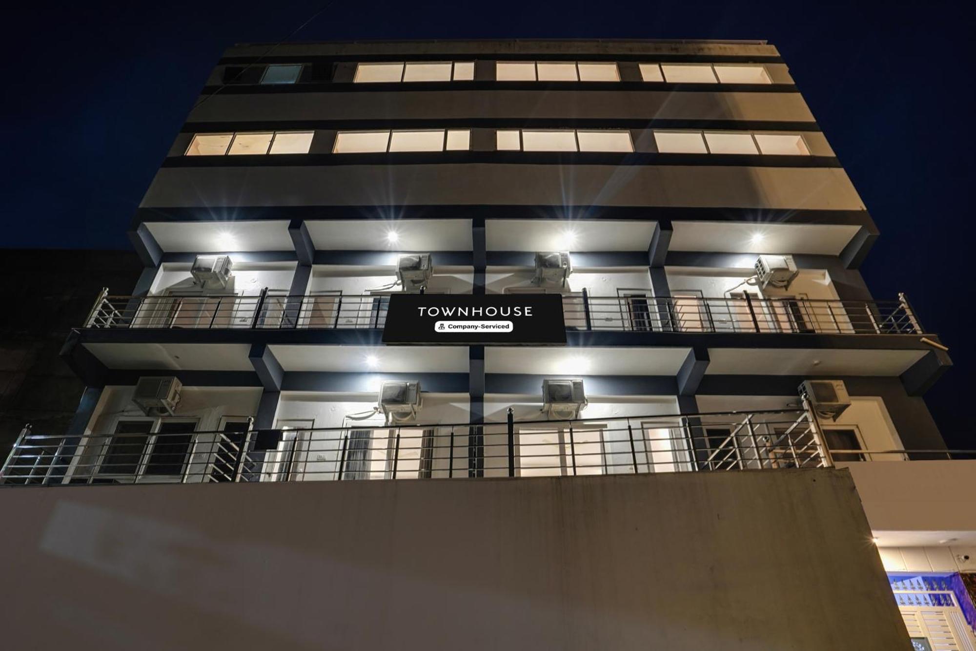 Super Townhouse Tapovan Ngoại thất bức ảnh