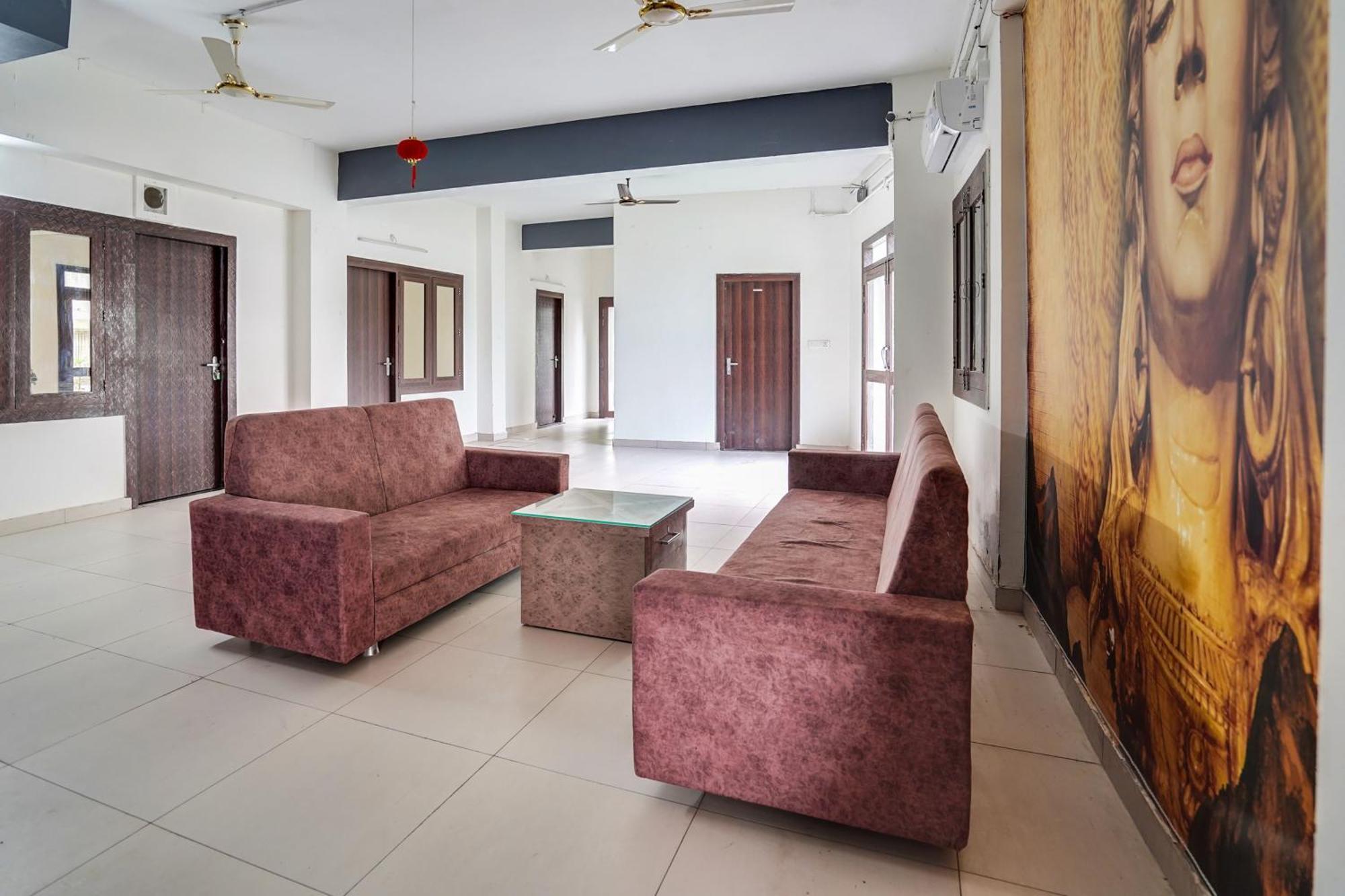 Super Townhouse Tapovan Ngoại thất bức ảnh