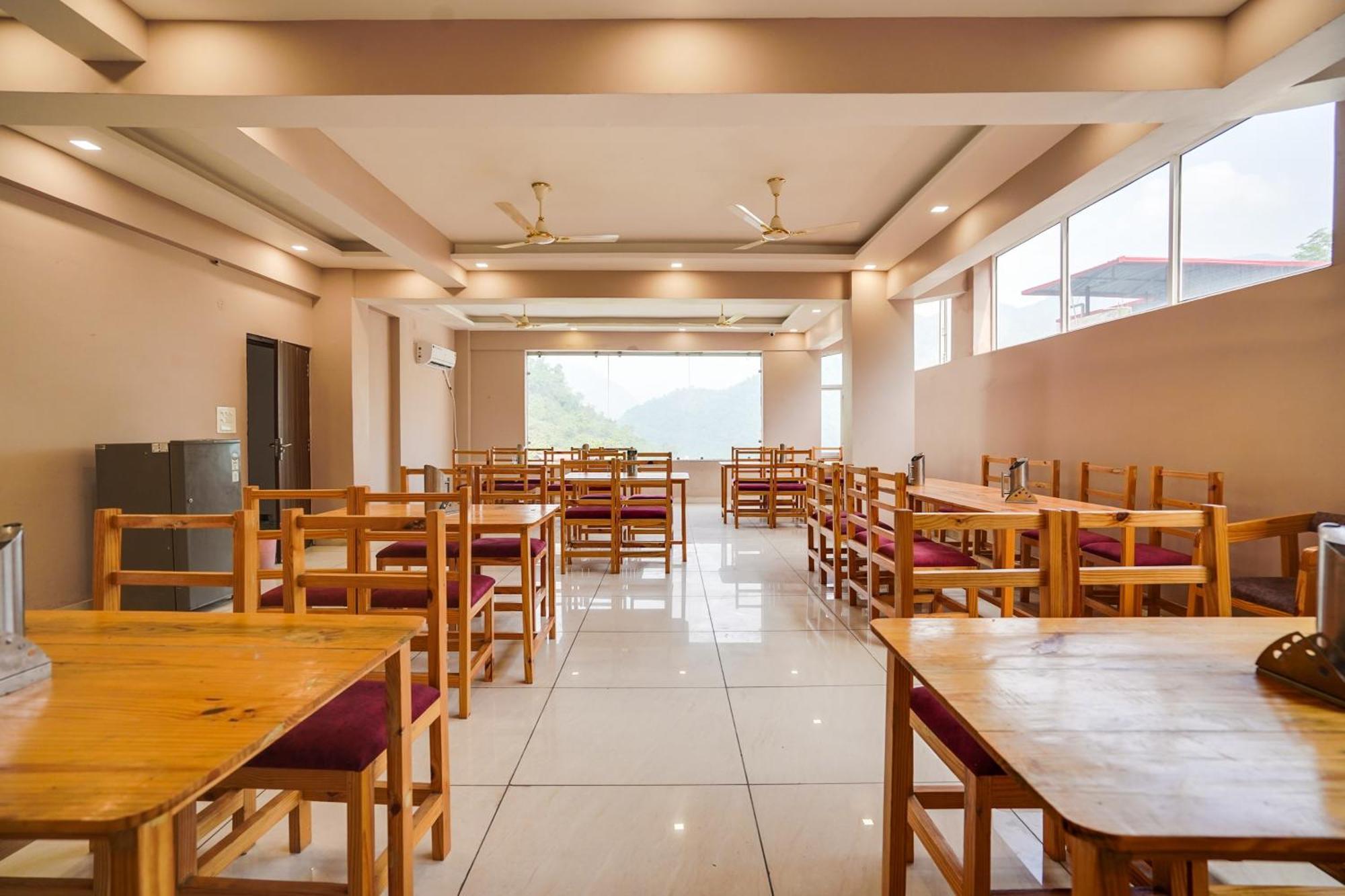 Super Townhouse Tapovan Ngoại thất bức ảnh