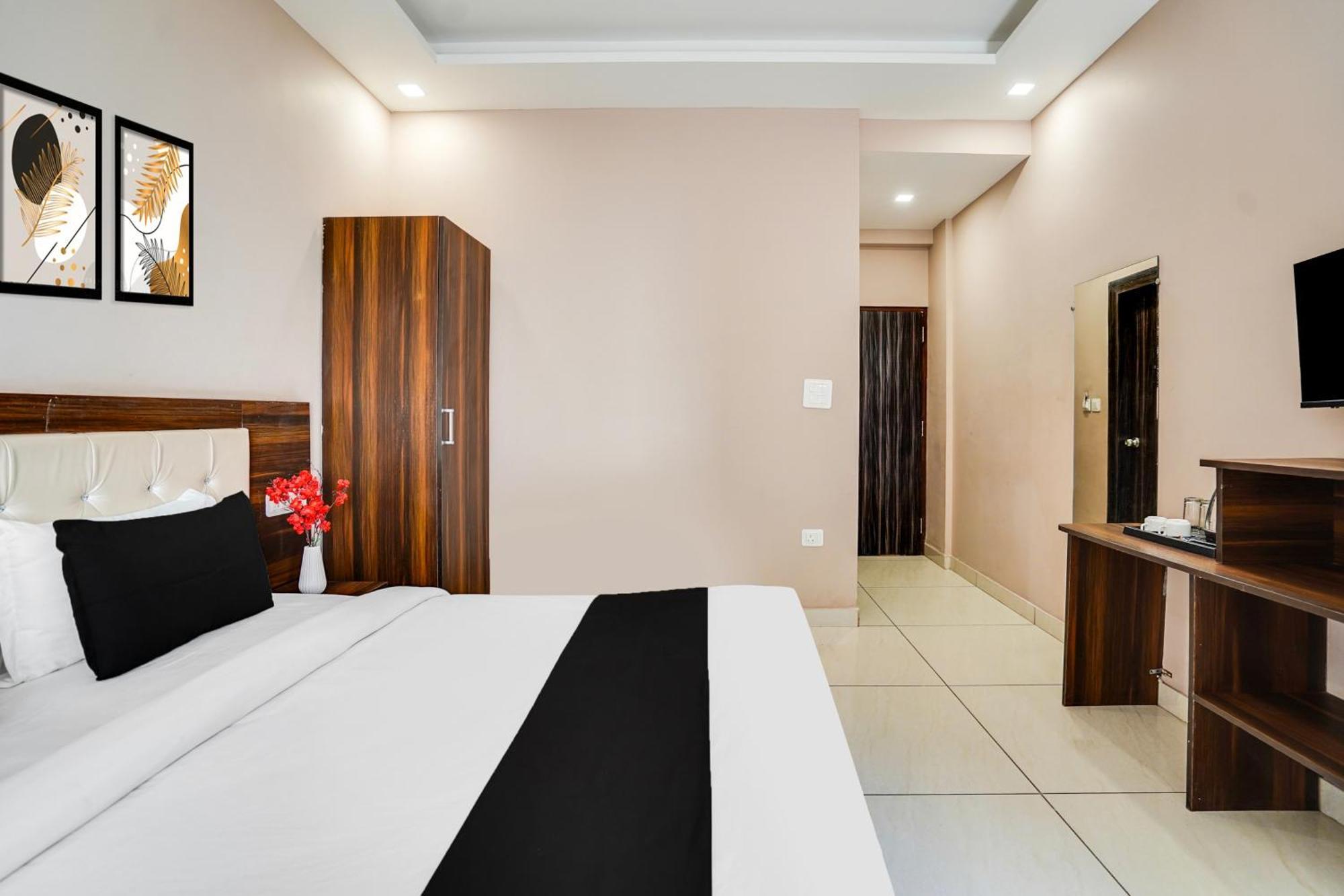 Super Townhouse Tapovan Ngoại thất bức ảnh